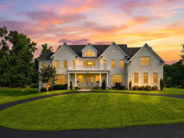 9683 Alexandra Nicole Dr, Lorton, VA 22079