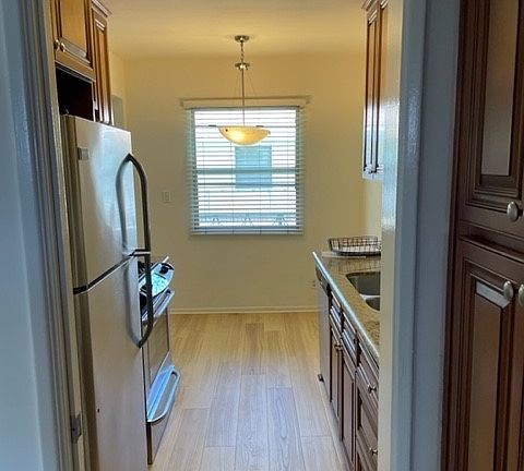 4th image of 1439 S Saltair Ave APT 18