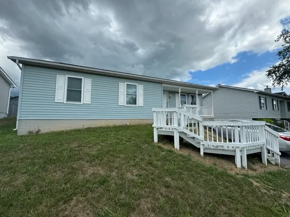 97 Bane Berry Ln, Martinsburg, WV 25404