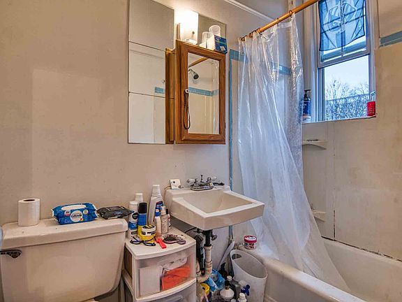 100 F St SE #4-4_03132023