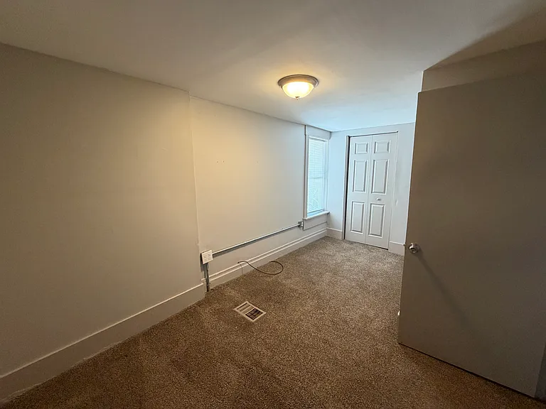 909 Clay St — Photo 7