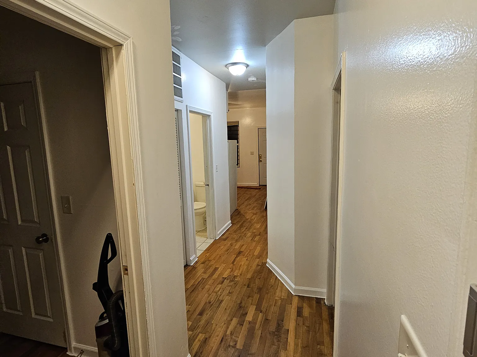 3 bed, 1000 sqft, $1,800 — Photo 3