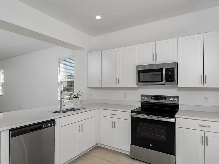 6106 Fairmont Ln — Photo 6