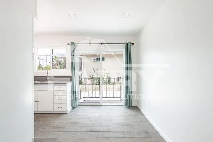 2 bed, 2.0 bath, 1000 sqft, $2,750 — Photo 4