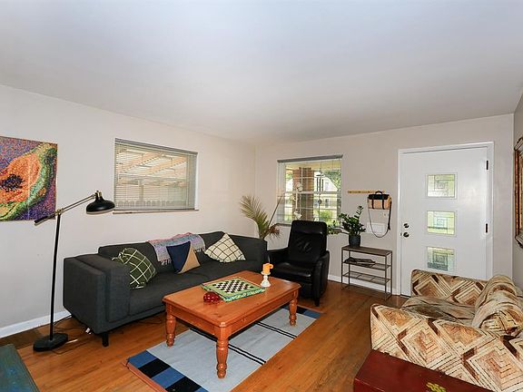 4th image of 4719 Howard Ave