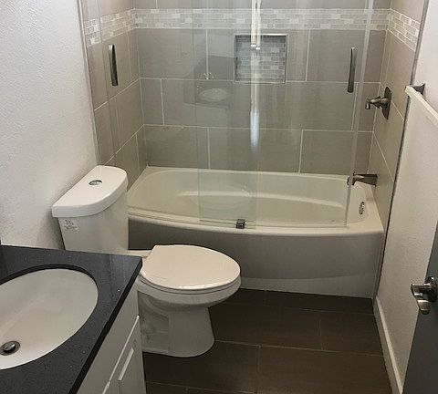 4th image of 1635 Colby Ave #203