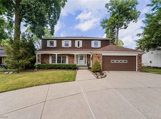 9474 Stoney Creek Ln, Parma Heights, OH 44130