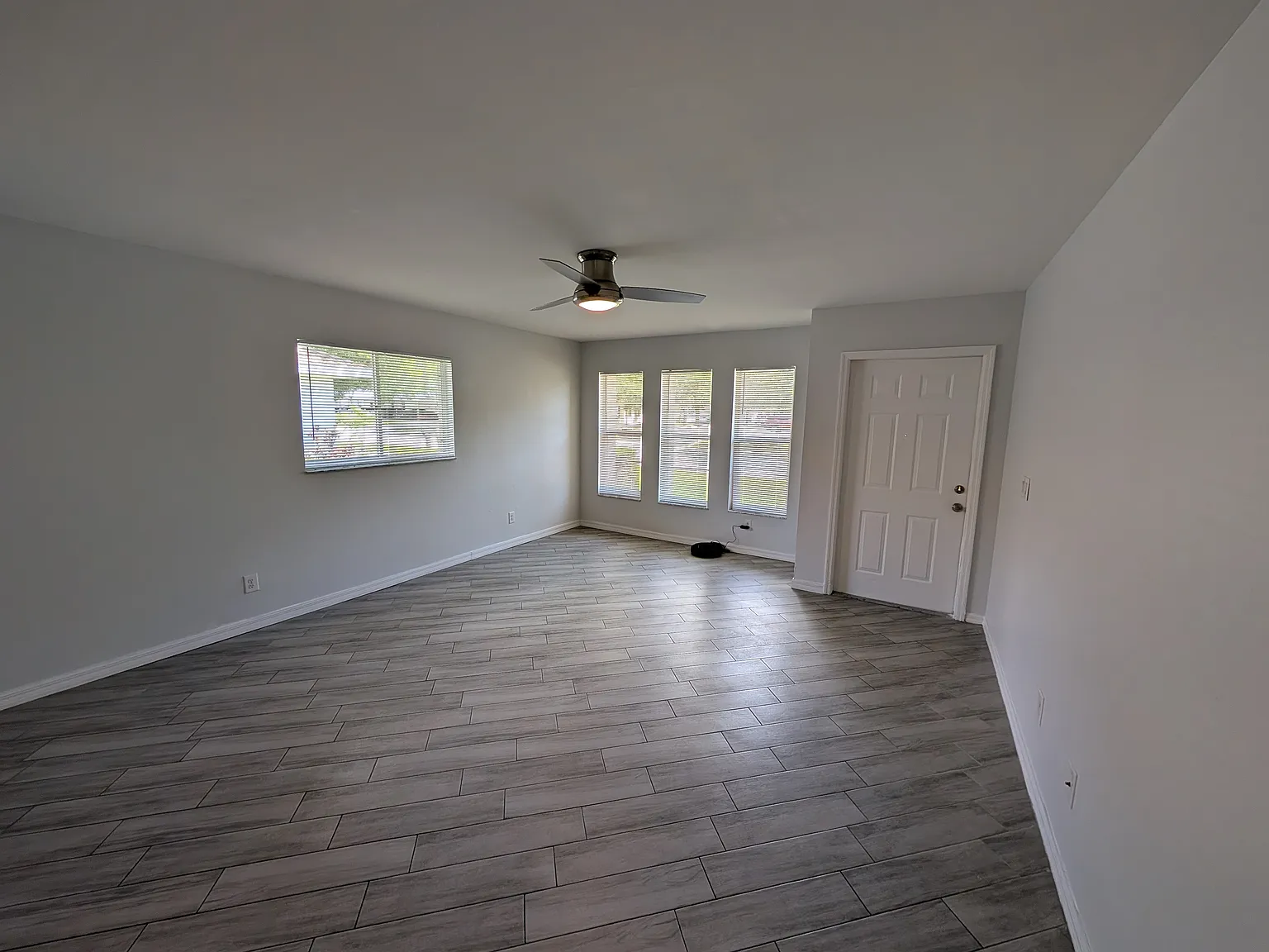 3 bed, 1273 sqft, $1,750 — Photo 2