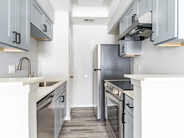 Ronan Apartment Homes — Photo 70