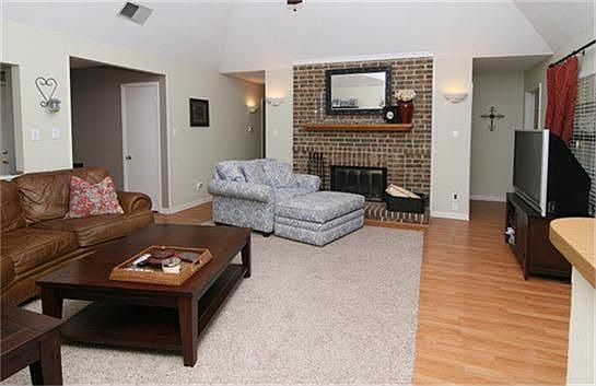 4th image of 1448 Colmar Dr