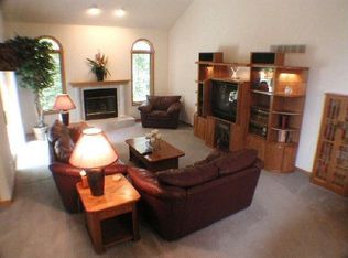 205 Eaglewood Pl, Rockton, IL 61072