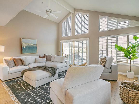 4th image of 1045 Sandhurst Drive