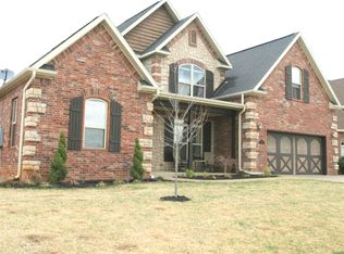 1551 Whippoorwill Ln, Bentonville, AR 72713