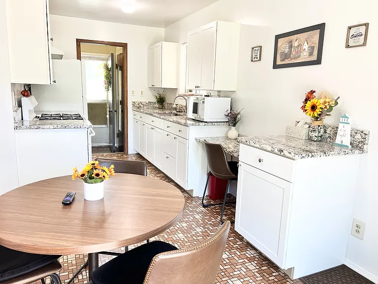 209 Wilson Dr — Photo 4
