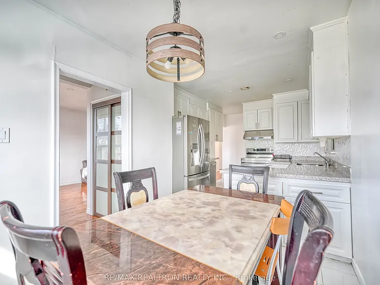 93 Mountland Dr #MAIN FLOOR — Photo 9