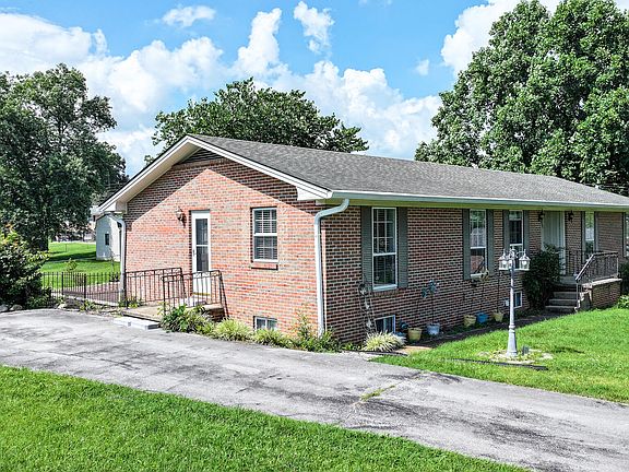 2nd image of 406 Oriole Dr