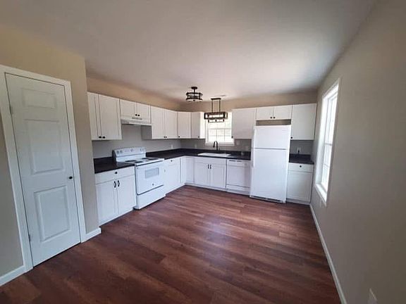 3rd image of 165 Rufus Ln