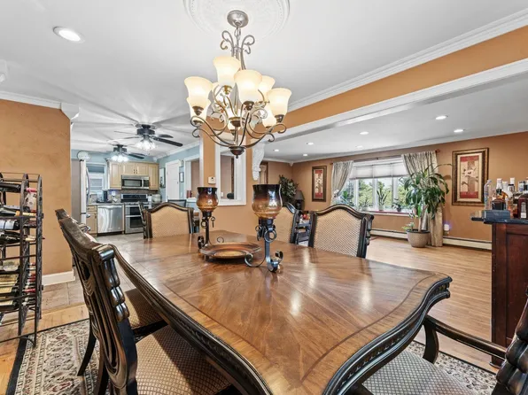 17 Acorn Drive image 14 of 45