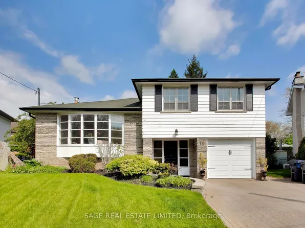 10 Gaspe Rd, Toronto, ON M2K 2E8