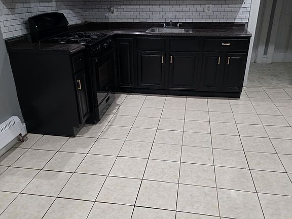 2nd image of 103 Grace St Floor 2