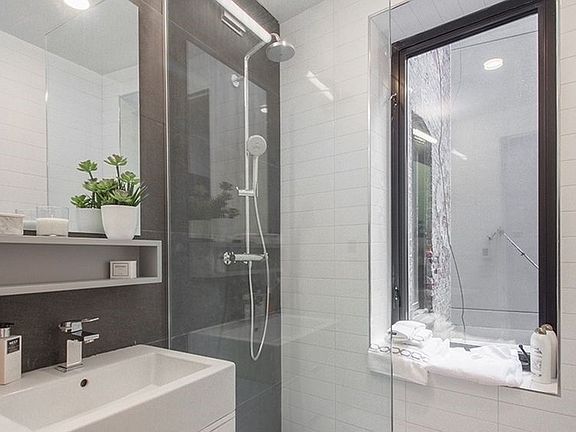4th image of 49 Prince St APT 19