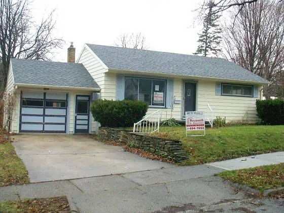 621 Glendale Ave photo 1