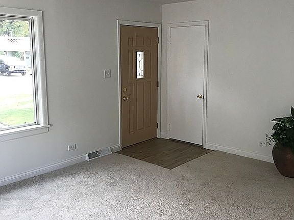 4th image of 826 Landon Ave