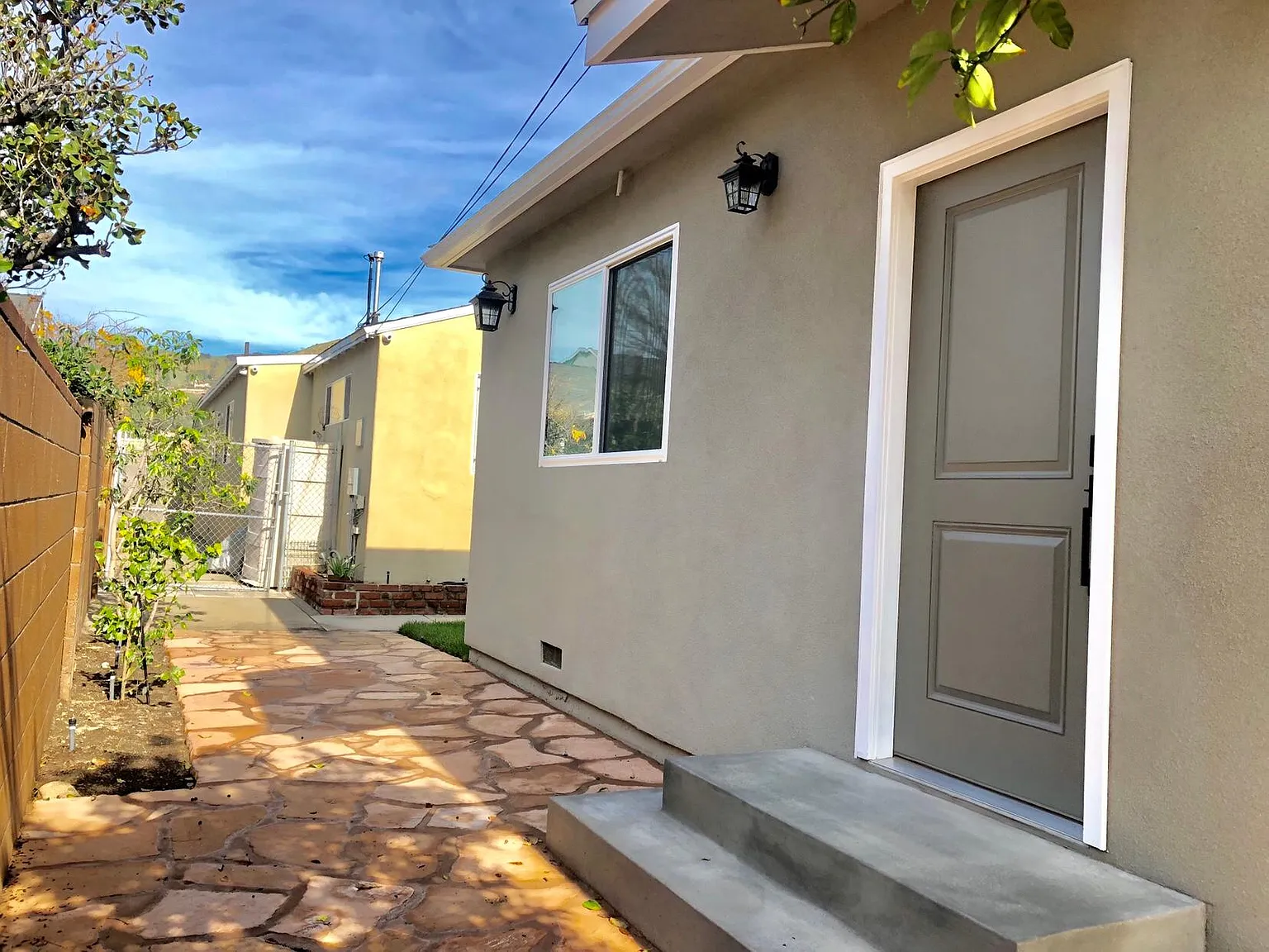 9946 Lull St — Photo 1