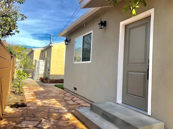 9946 Lull St, Burbank, CA 91504