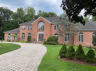 738 Fillmore Ct, Paramus, NJ 07652