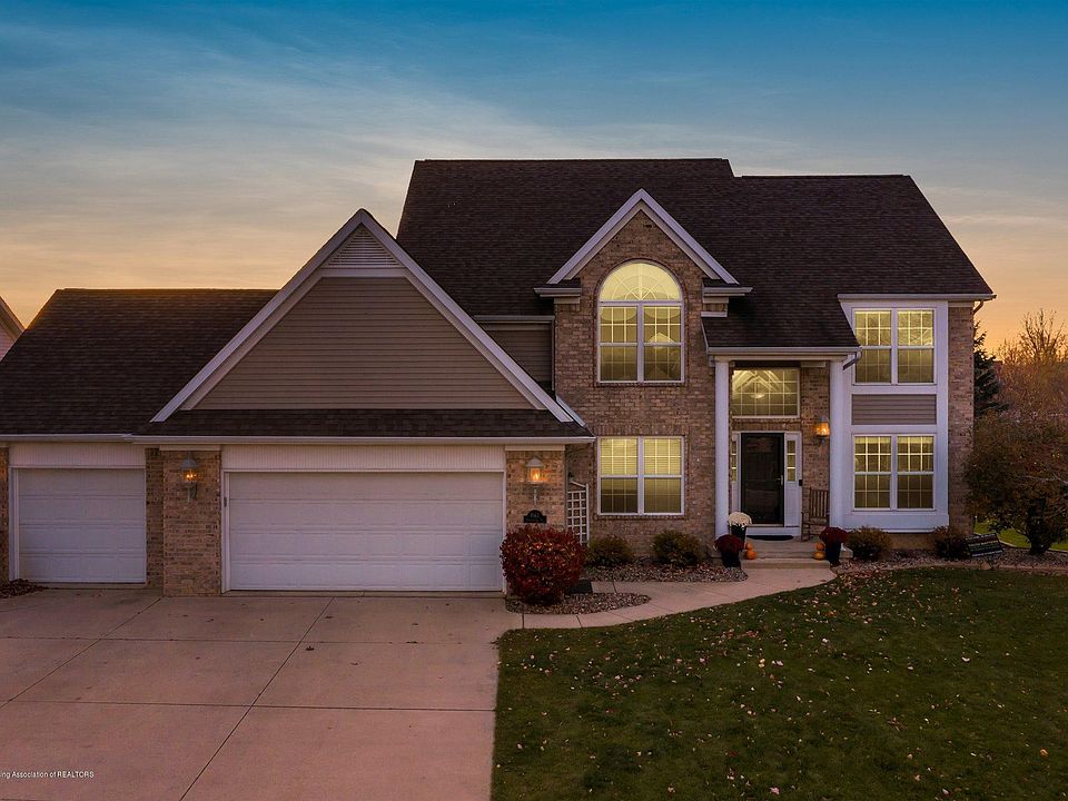 1st image of 1065 E Foxborough Dr