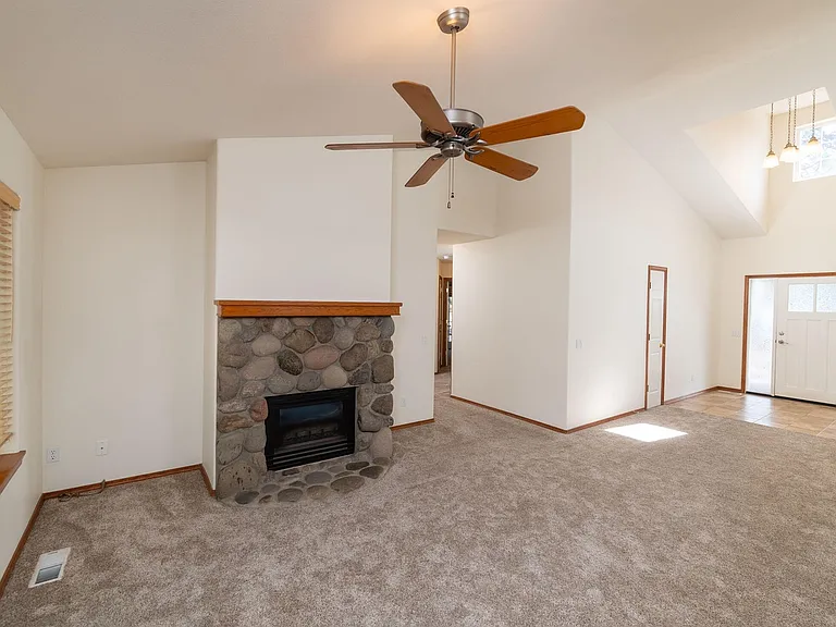 2341 NW Great Pl — Photo 10