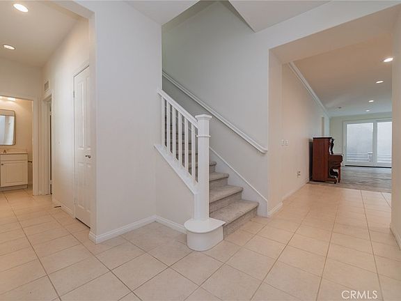 4th image of 57 Sable