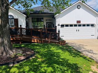 886 S Hickory Ln, Nixa, MO 65714