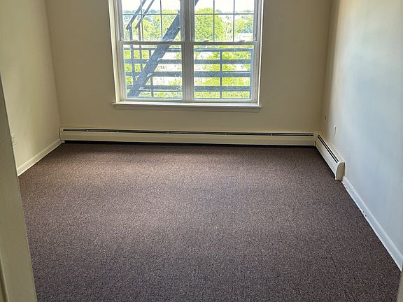 4th image of 456 Washington Ave APT 3F