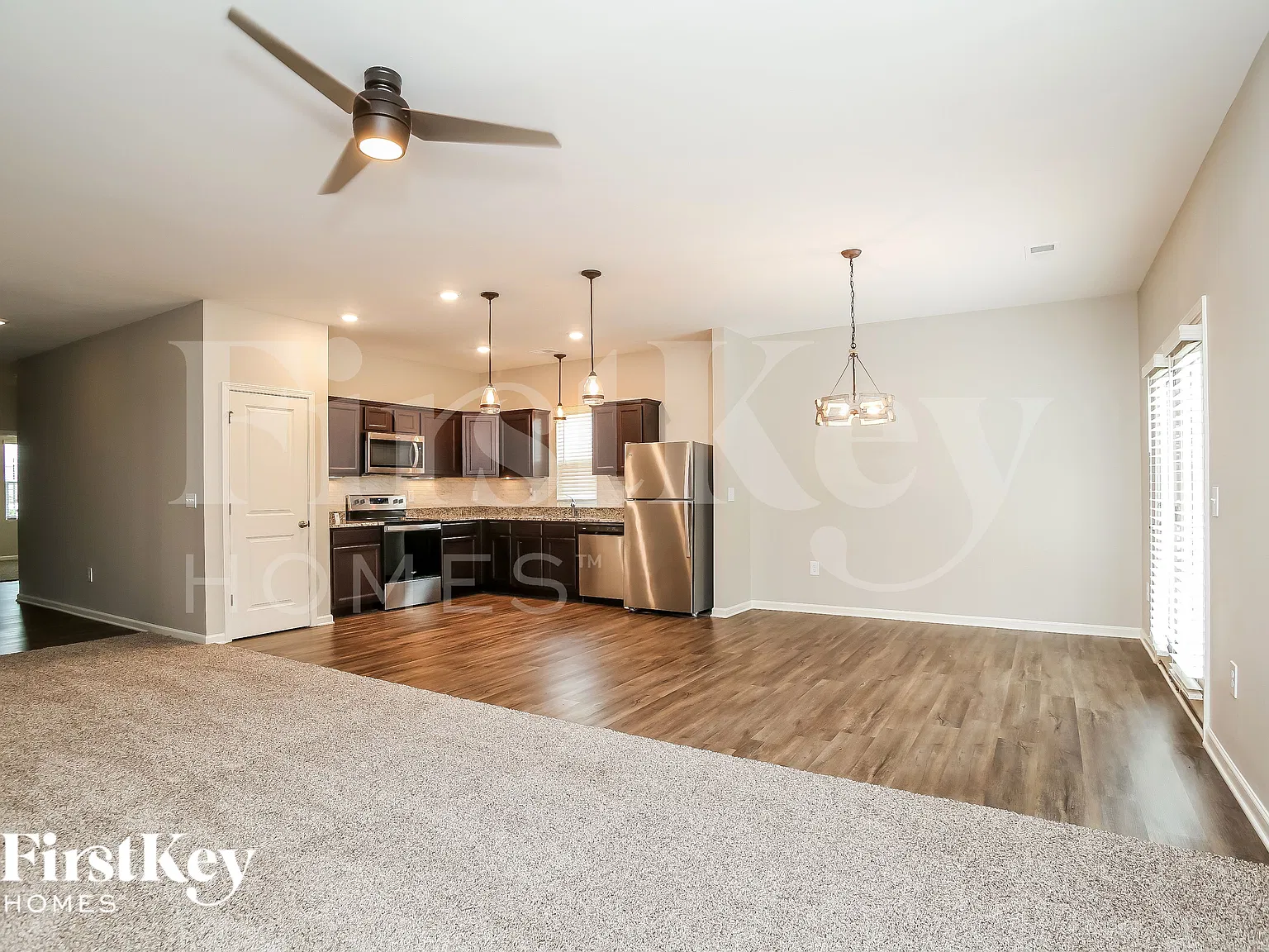 3 bed, 2.0 bath, 1663 sqft, $2,160 — Photo 4