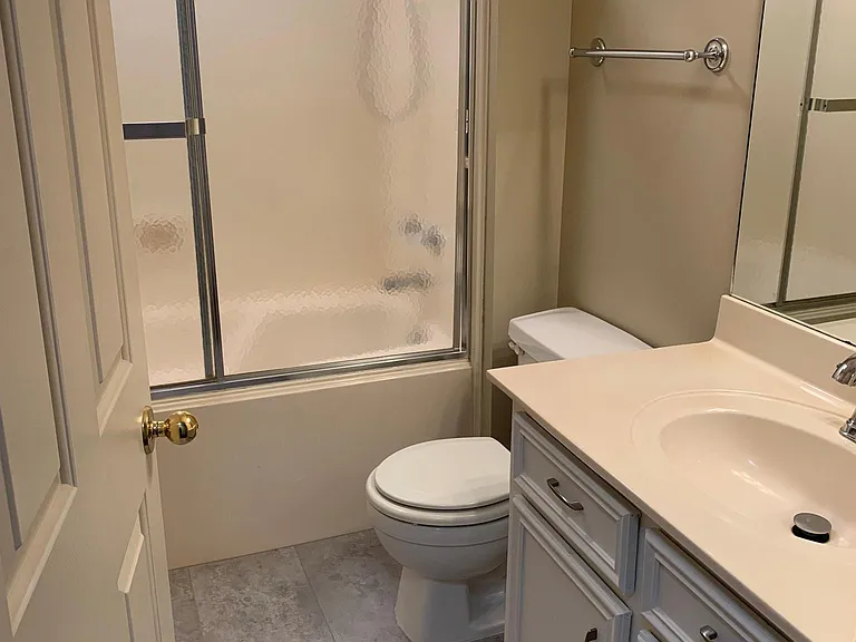605 Biscayne Cv E — Photo 6