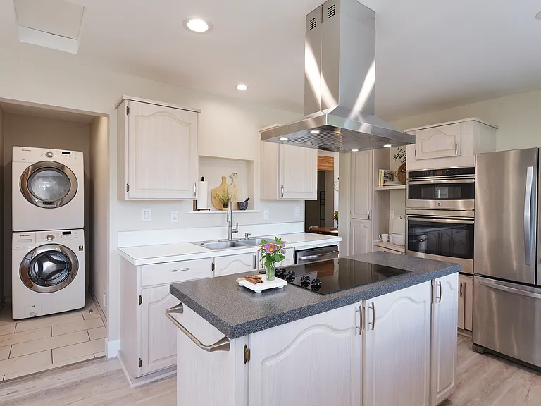 1st Floor - Main Kitchen w/Utility