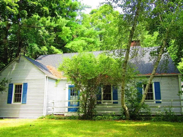 144 West St, Amherst, MA 01002