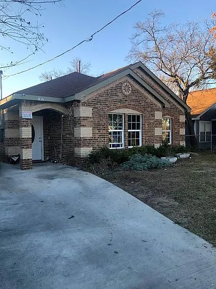 1427 S Denley Dr — Photo 1