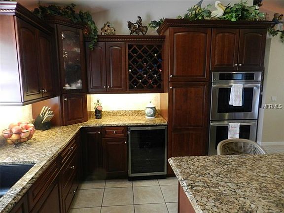 2nd image of 2707 Saint Thomas Dr