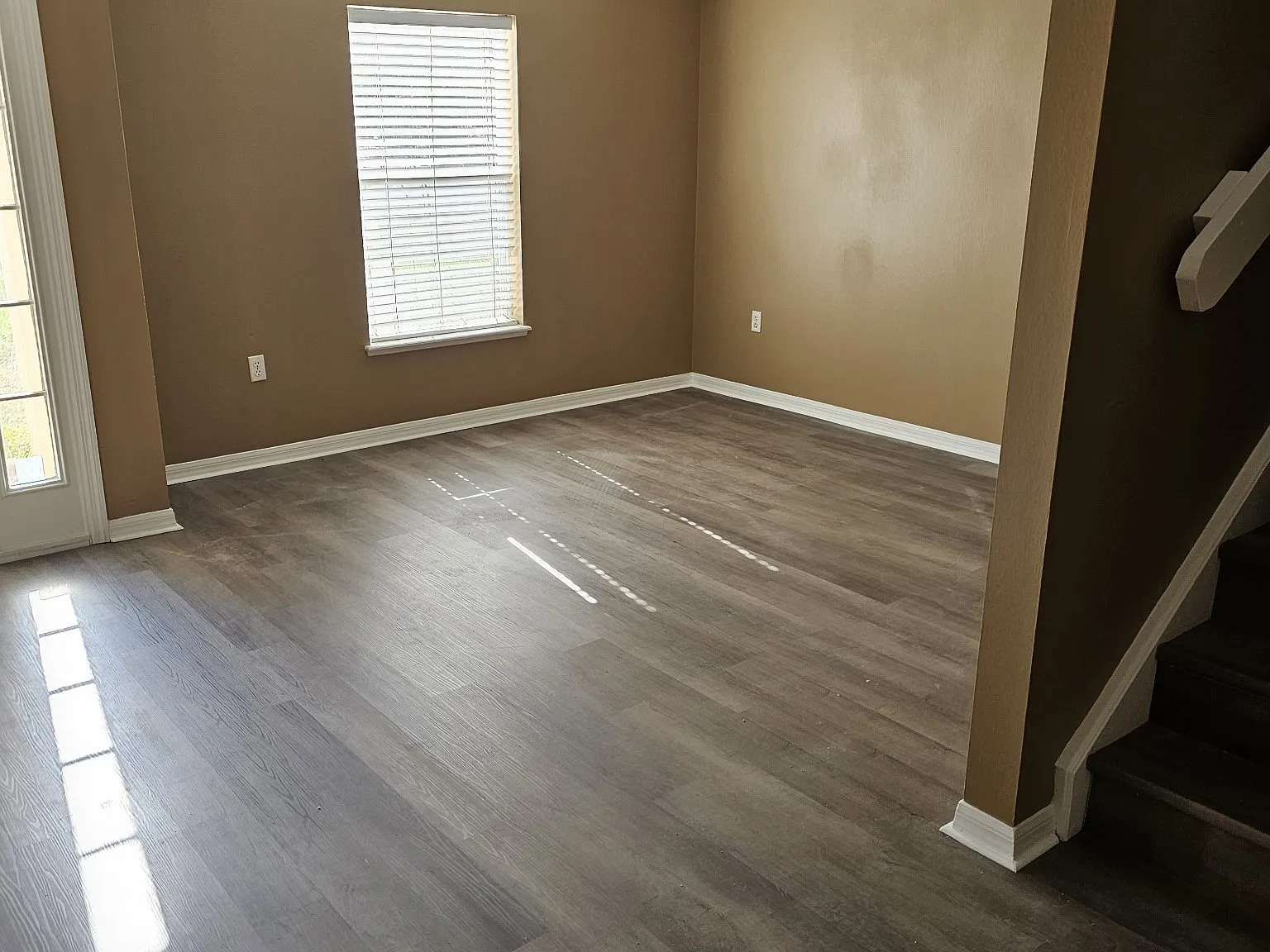 4 bed, 2.5 bath, 2904 sqft, $2,160 — Photo 3