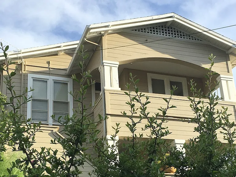755 Alhambra St #1 (lower Unit)