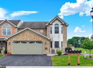2801 Oakwood Dr, Harrisburg, PA 17110