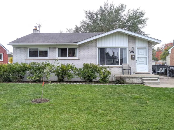 561 Belton St, Garden City, MI 48135