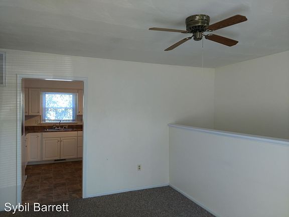 5th image of 583 Stacie Dr