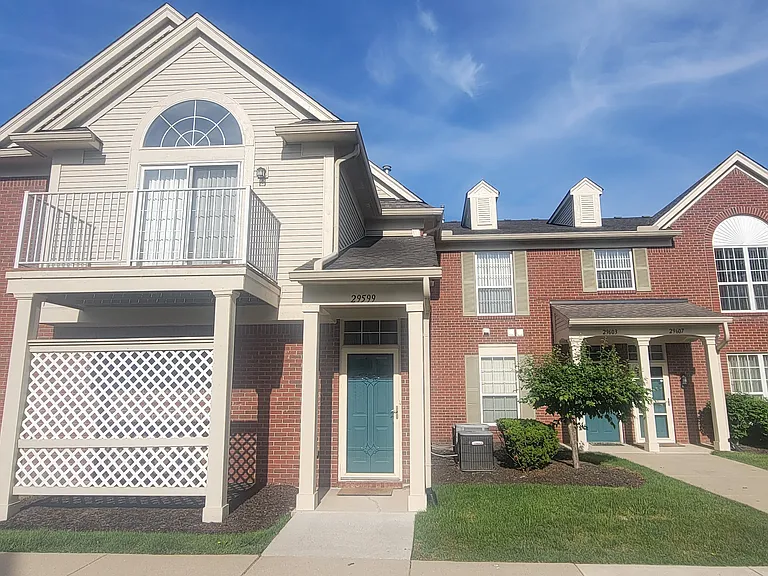 29599 Nottingham Cir #30 — Photo 2