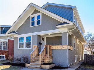 947 Mapleton Ave, Oak Park, IL 60302