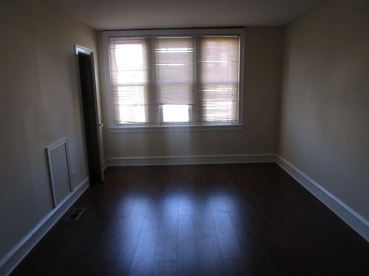 Lovely Row - Oak Lane — Photo 2