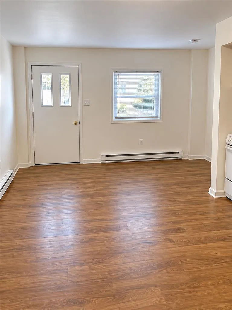 1 bed, 1.0 bath, 600 sqft, $1,200 — Photo 2